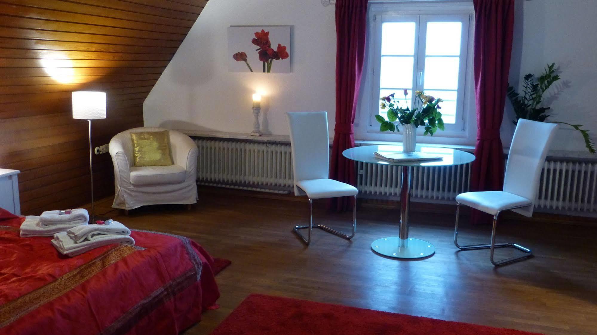 Rhein River Guesthouse - Direkt Am Rhein Leverkusen Exterior foto